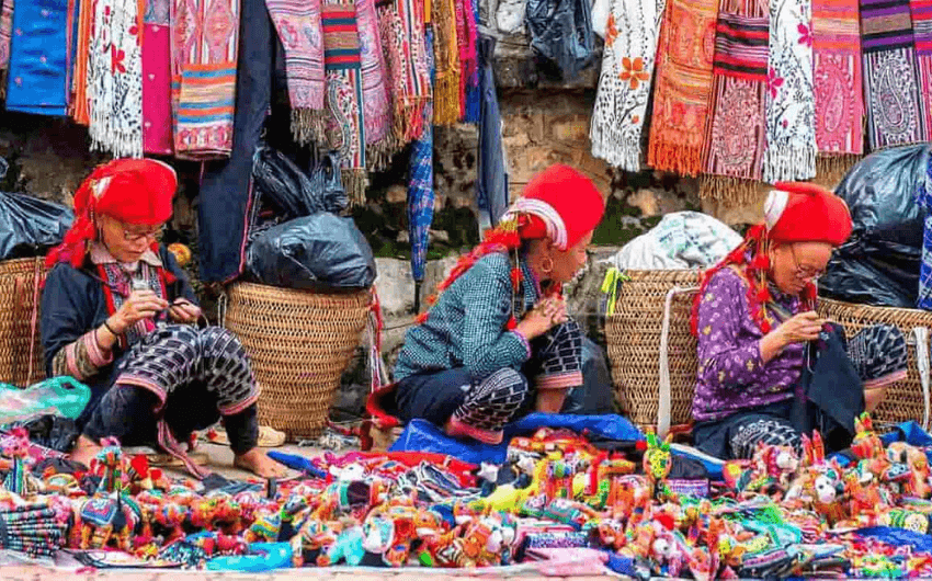 Top must-see spots in Sapa to Ninh Binh route  - ethnic Market