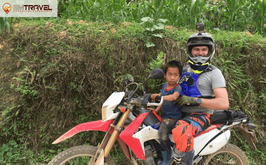 Motorcycle road trip Ha Giang - Quan Ba - Yen Minh - Dong Van