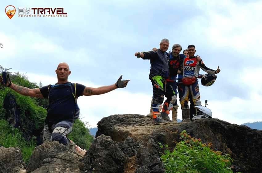 Best stops and viewing points in Hai Van pass motorbike tour 