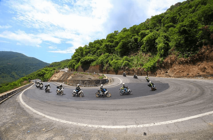 Best Time to visit Hai Van Pass by motorbike