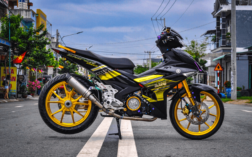 Buy motorbike in Vietnam - Exciter