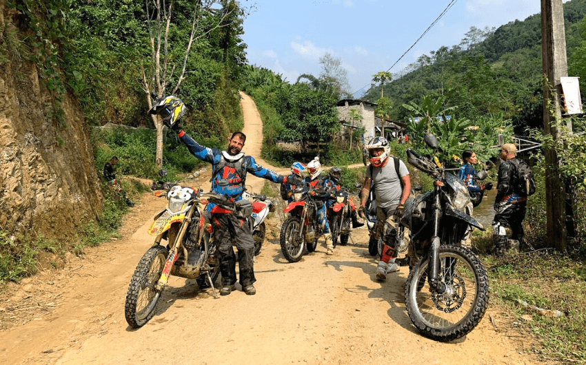 Explore Phong Nha Ke Bang by motorbike 