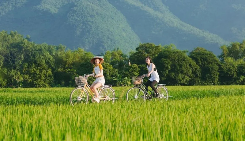 when is the best time to join mai chau valley tour